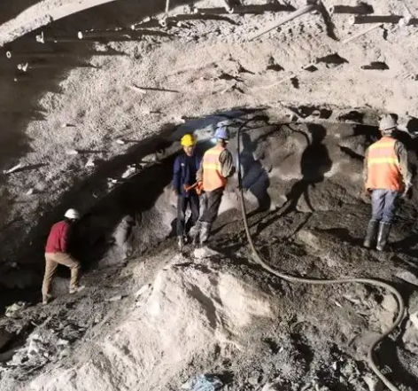 江南拱顶带模注浆料的施工流程及注意事项